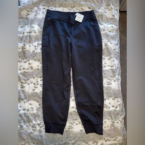 Fabletics On-The-Go Cold Weather Jogger - SHORT
